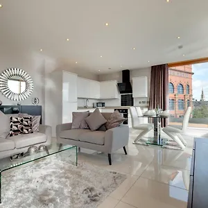 Amazing Centre Penthouse With Private Roof Terrace Apartment